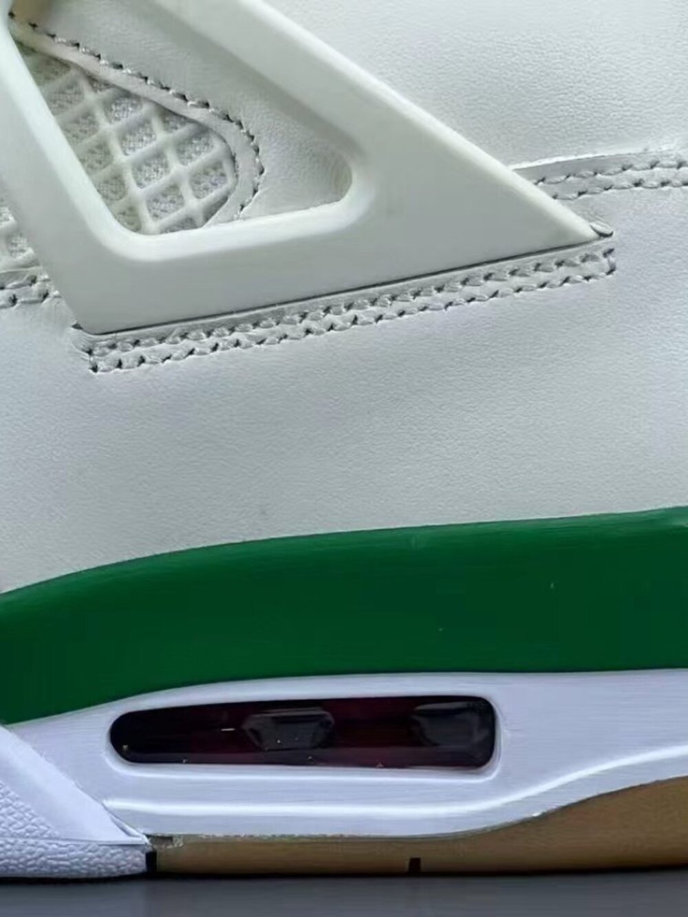 Jordan Men’s Athletic Shoes White Green Red Accents - Picture 7 of 7